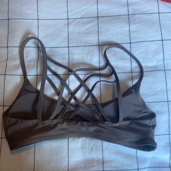 Aerie criss cross scoop Bikini top Size S - Picture 2 of 3